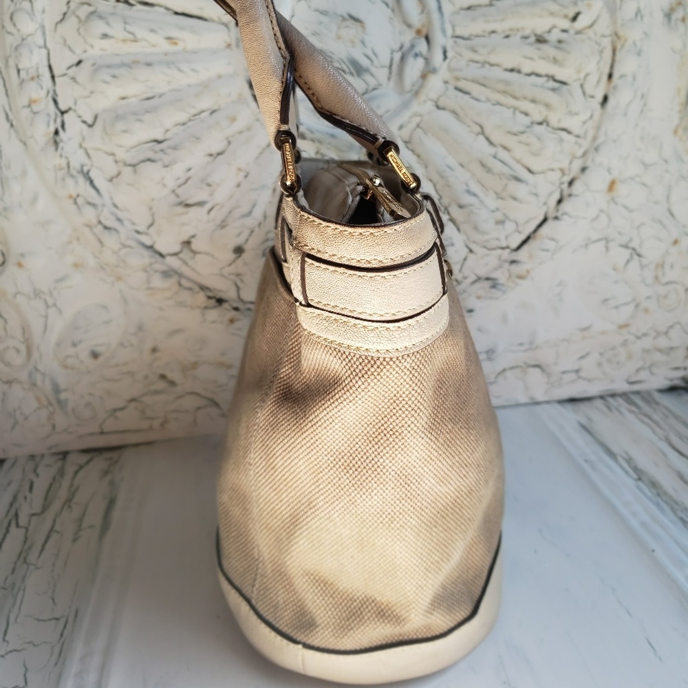 Retired Michael Kors Kingsbury Leather Bucket Bag. 021322 Small - Picture 3 of 8